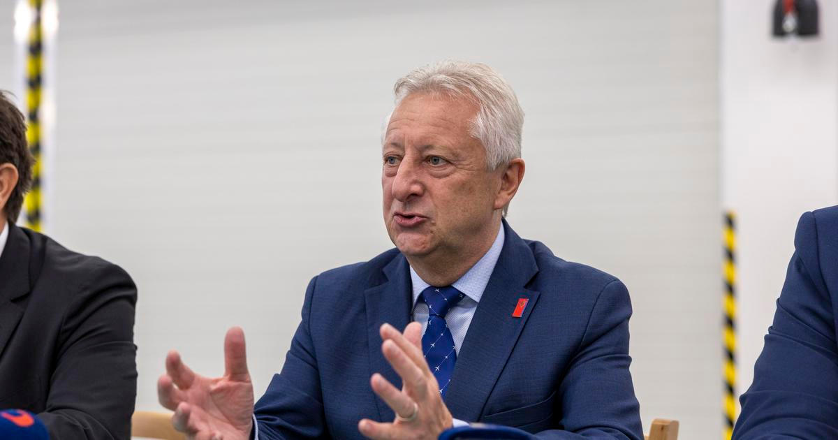 „Aspoň teďka buďte chlap a přiznejte to!“ Okamurův ministr čelil útoku kvůli Ukrajině