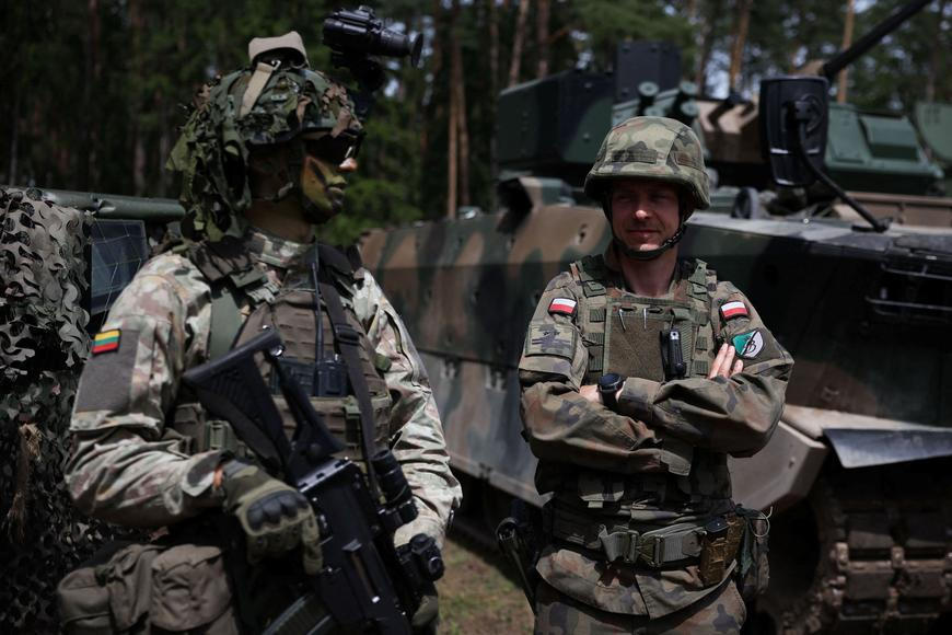 Všichni do Polska. Malý soused Ruska připravuje evakuaci nevídaných rozměrů