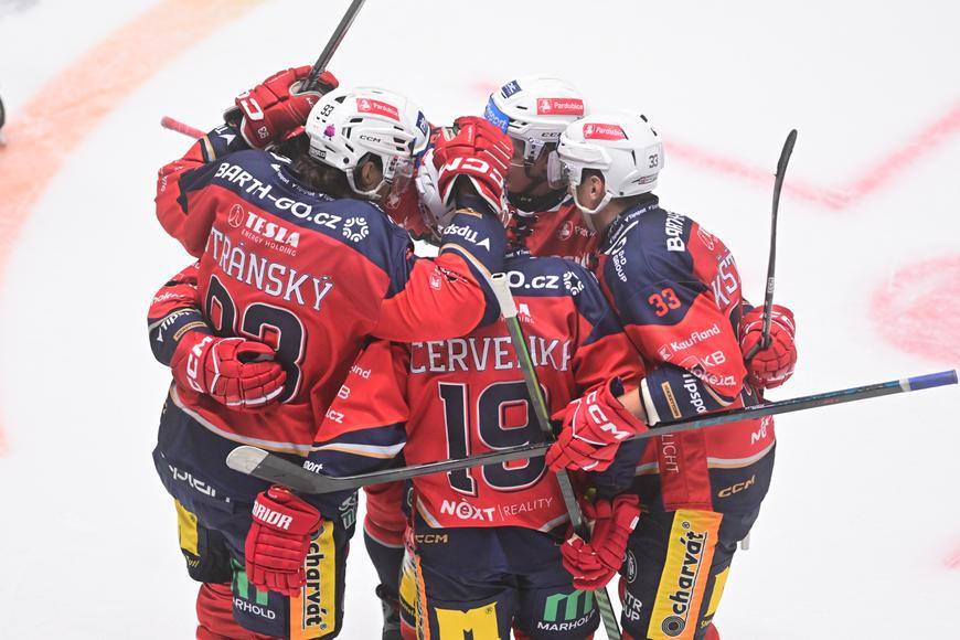 Červenka začal tak, jak skončil. Pak ale kousal prohrané derby s Hradcem