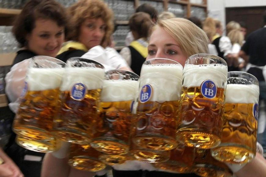 Tuplák piva oproti loňsku zdraží, Oktoberfest bude připomínat pevnost