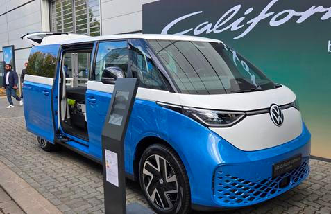 Volkswagen ukázal na přelomu srpna a září první elektrickou Californii: model ID. California Cruise.