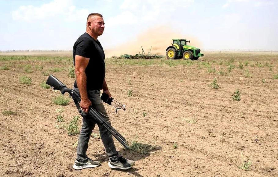 Ruský dron zabil Oleksandra Hordijenka, ukrajinského „Farmáře Ramba“.
