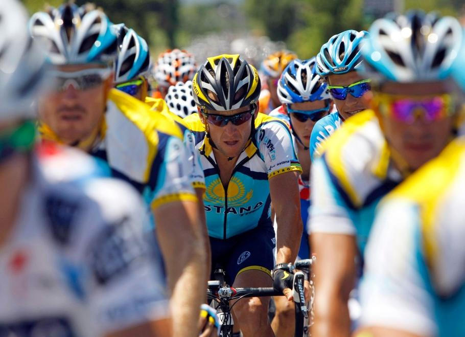 Lance Armstrong v dresu Astany