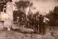 Jaroslav Ermis (roztahující ruce nad bombou), Ostrava-Zábřeh, Sasínovec, 1944.