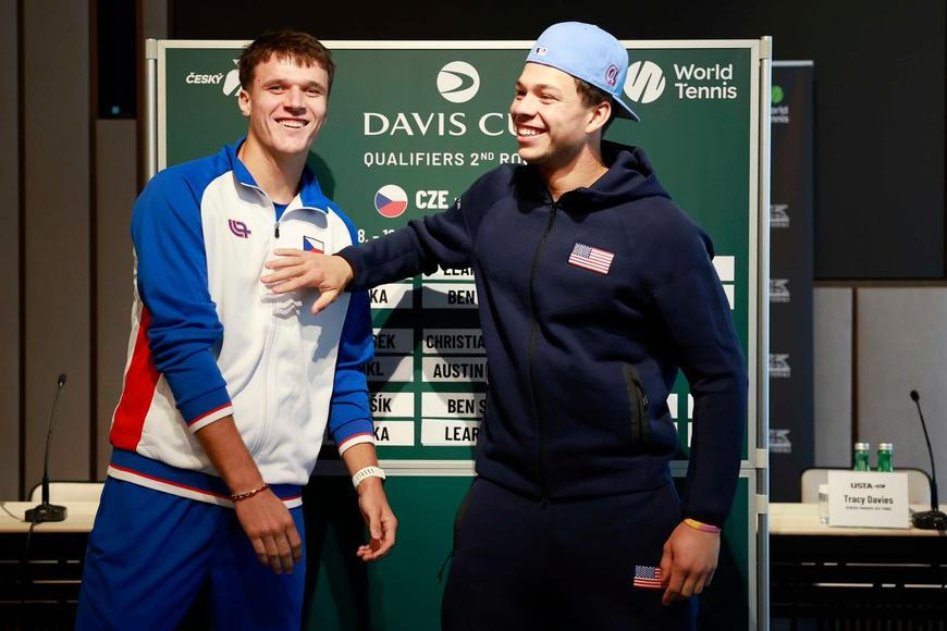 Přítomnost Sheltona v Praze budí ve světě údiv. Berdych přitom tušil hrozbu