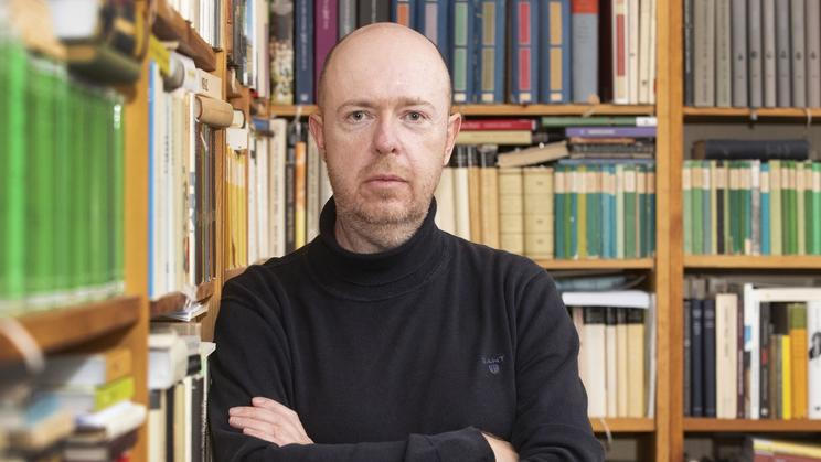 Praha, Martin C. Putna, literární historik a kritik, překladatel, zpěvák, moderátor a pedagog Fakulty humanitních studií UK