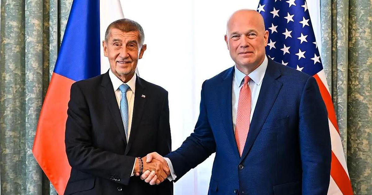 „Jste na chvostu aliance.“ Amerického velvyslance zklamalo, kolik Česko dává na obranu