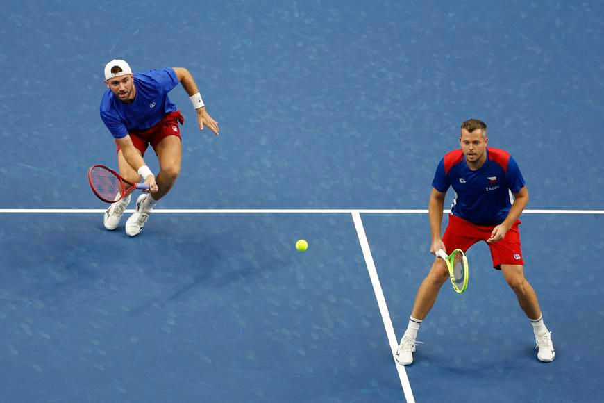 Davis Cup: Parádní bitva o každý fiftýn. Pavlásek s Riklem chtějí získat důležitý bod