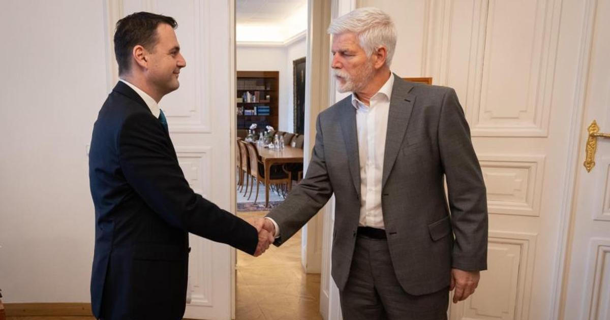 Každý svým truc-letadlem. Pavel míří na ostře sledovanou akci, Macinka byl „vítán“