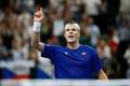 Jakub Menšík v zápase proti Benu Sheltonovi v osmifinále Davis Cupu 2026