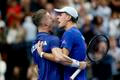 Jiří Lehečka a Jakub Menšík slaví postup na finálový turnaj Davis Cupu 2026.