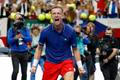 Jiří Lehečka slaví postup na finálový turnaj Davis Cupu 2026.