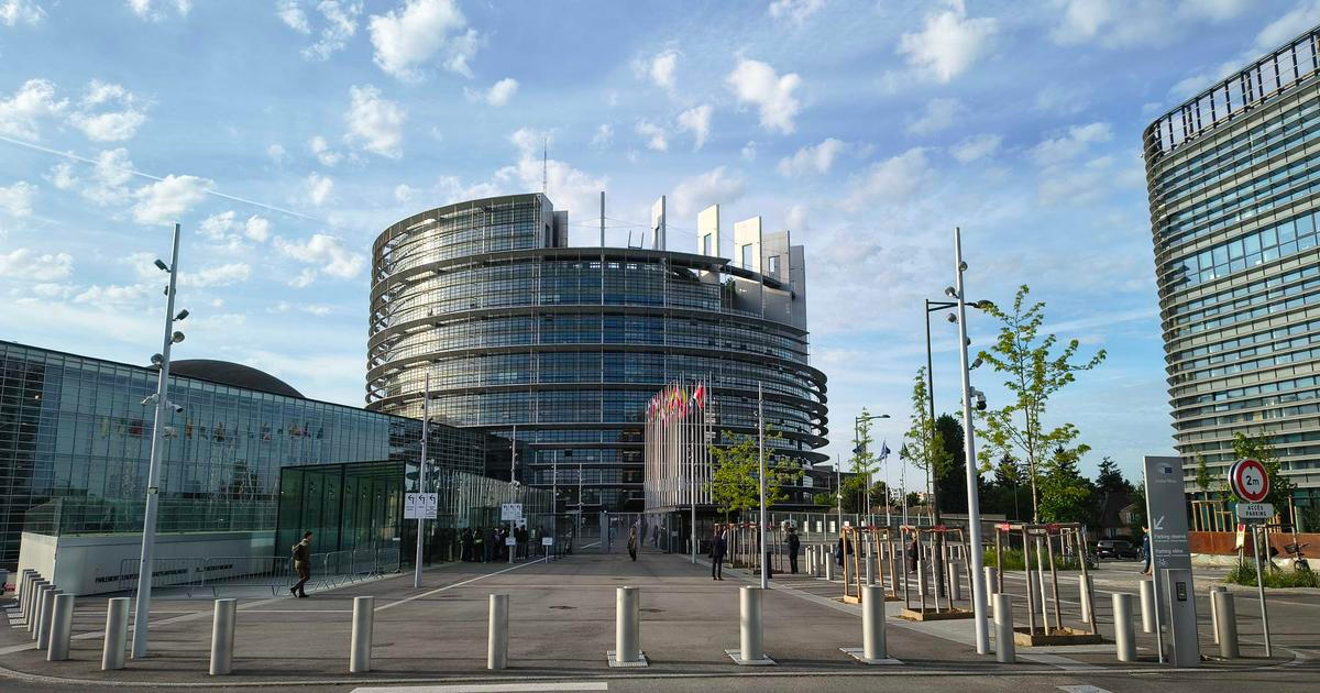 Kdo útočí na demokracii? Europoslanci ukázali na Rusko, Čínu i troly. Chtějí tvrdší postihy