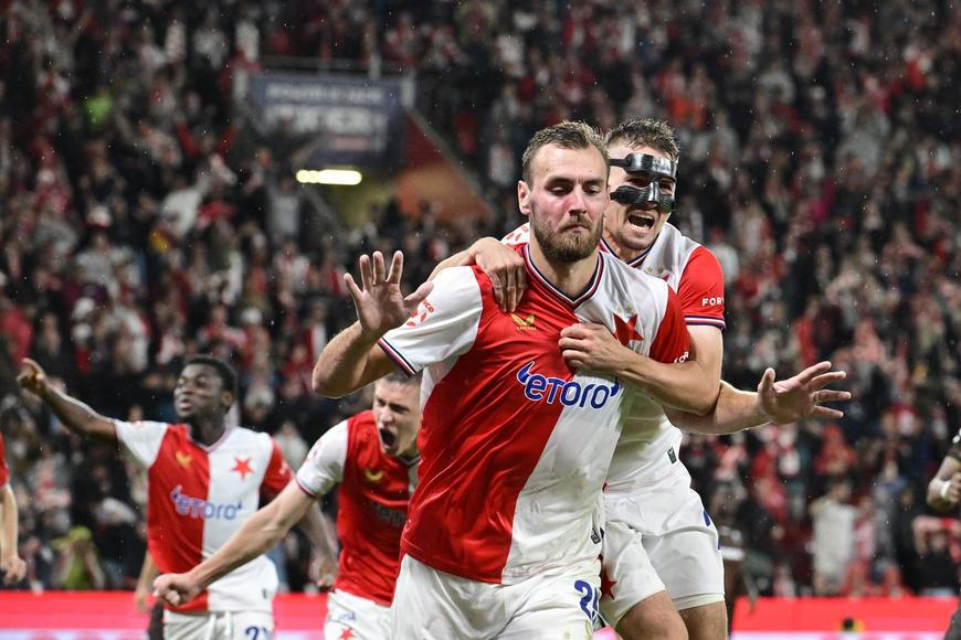 Bláznivé nastavení v Edenu: Chorý srazil Plzeň opakovanou penaltou