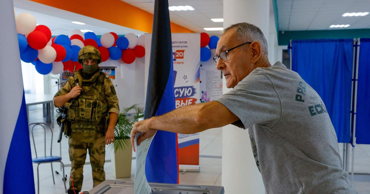 Házení jablek i výhra v severokorejském stylu. Ruské volby provázely protesty