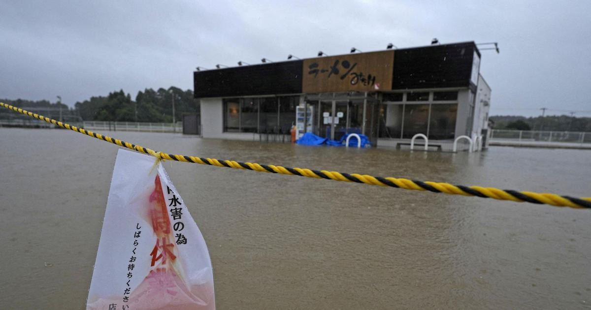 K východnímu Japonsku se blíží silný tajfun, úřady varují před povodněmi