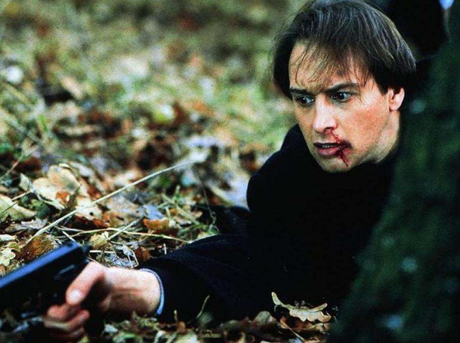 Erdogan Atalay jako vrchní komisař Semir Gerkhan v seriálu Kobra 11 (1996).