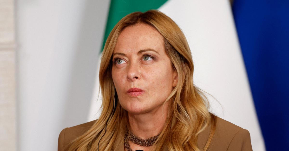 „Italské děti se nesmí cítit jako menšina.“ Meloniová vytáhla proti burkám