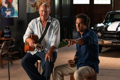 Woody Harrelson a Matthew McConaughey jako hlavní hrdinové seriálu Jako bratři (2026).