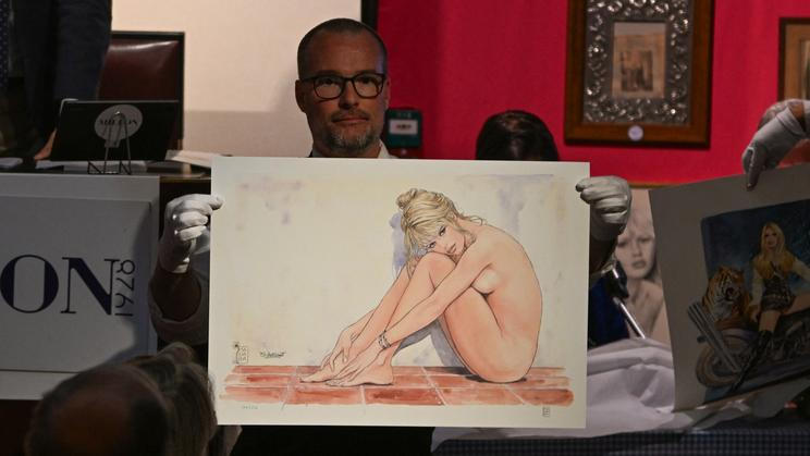 Auction Of Brigitte Bardot Items - Paris