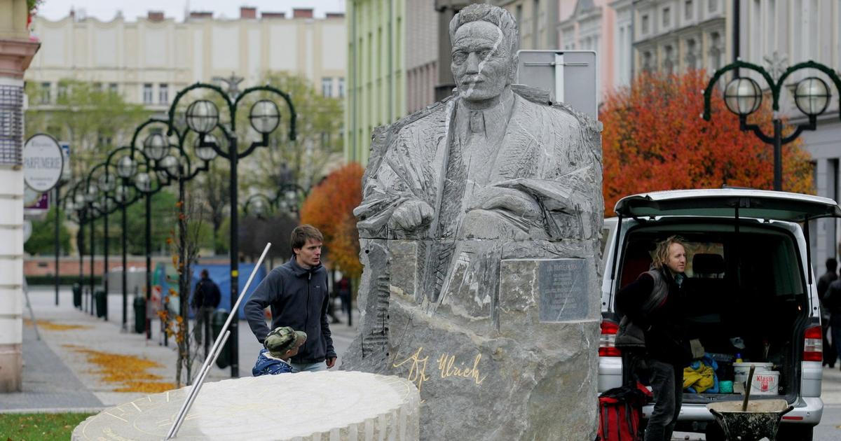 Nepovedená socha královéhradeckého starosty Ulricha by mohla skončit v muzeu