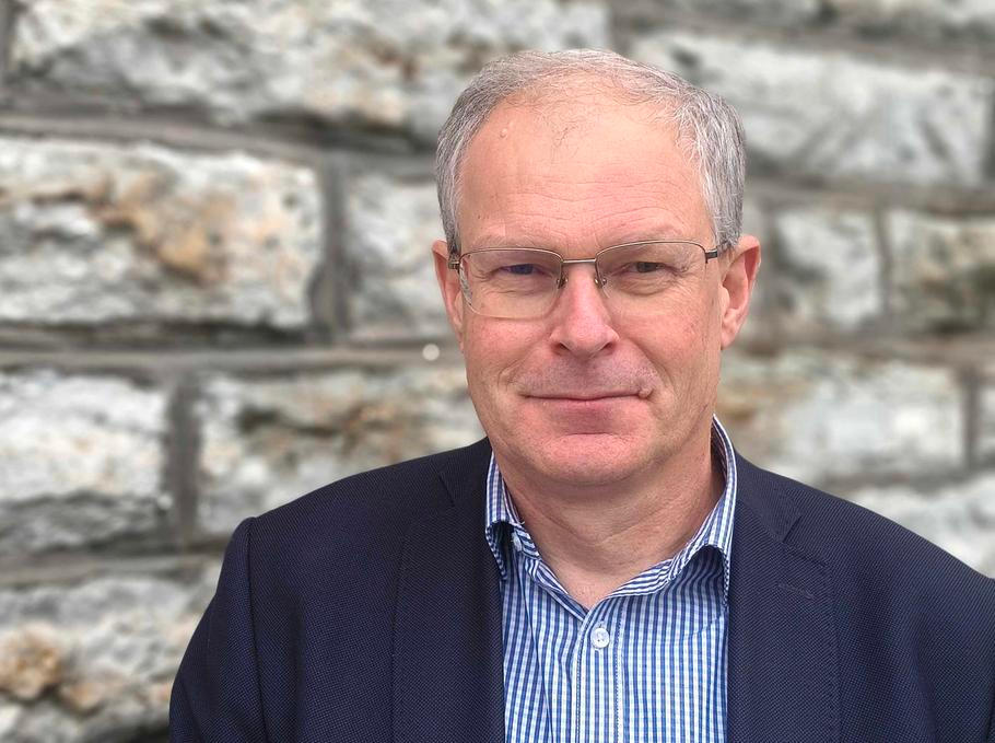 Britský bezpečnostní expert Tony Lawrence z estonského think-tanku ICDS na konferenci ABCD. Tallinn, 23. září 2026.