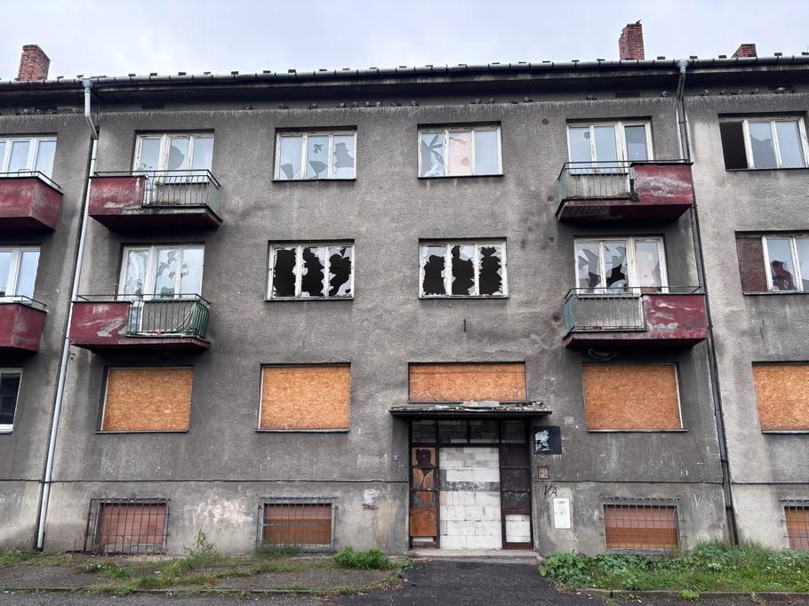 V Jílové je i několik domů neobyvatelných. Tohle je jeden z nich. I on dokresluje celkovou atmosféru lokality.