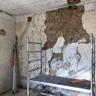 Největším problémem byla vlhkost celého objektu.