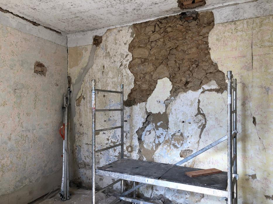 Největším problémem byla vlhkost celého objektu.