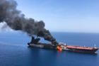 Hořící tanker v Ománském zálivu
