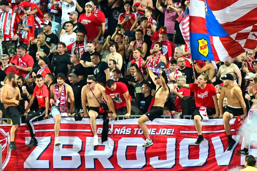 Liberální tvář, extremistické vazby. Kdo stojí za brněnským hnutím propojeným s fotbalem