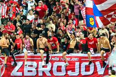 Zbrojovka, Brno, fanoušek, fanoušci, radost, emoce, šály