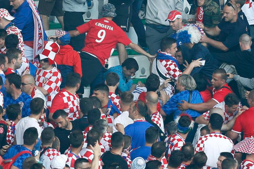 Do Edenu míří „fotbaloví teroristé“.  Už jednou zápas s Českem proměnili v  peklo