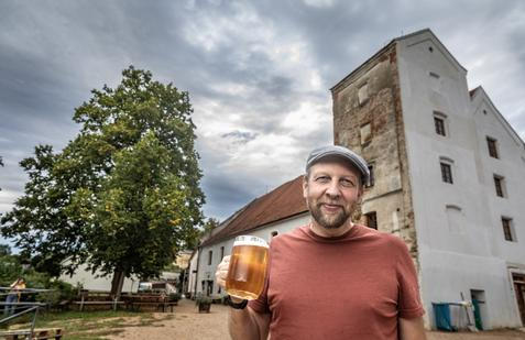 Petr Jakubíček, správce pivovaru a jeden ze zakladatelů spolku Propolis a Pivovaru Chříč.