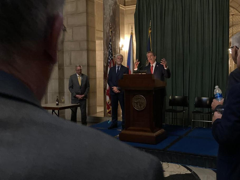 Prezidenta Petra Pavla přijal v Nebraska State Capitol guvernér státu Jim Pillen. Přítomni byli i někteří američtí kongresmani.