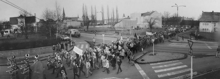 V lednu 1990 proběhla ve Vysokém Mýtě demonstrace za odchod početné sovětské posádky.