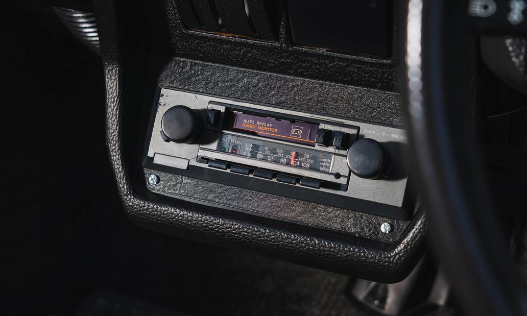 Ve výbavě mohlo být i rádio.