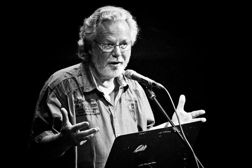 Zemřel skotský spisovatel Peter May. Patřil k významným autorům detektivek
