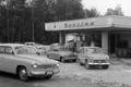 Čerpací stanice Benzina v Karlových Varech v roce 1960.