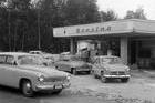 Čerpací stanice Benzina v Karlových Varech v roce 1960.