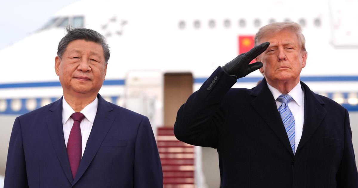 Trump měl nabízet čínskému prezidentovi americké zbraně. Bílý dům tvrzení odmítá