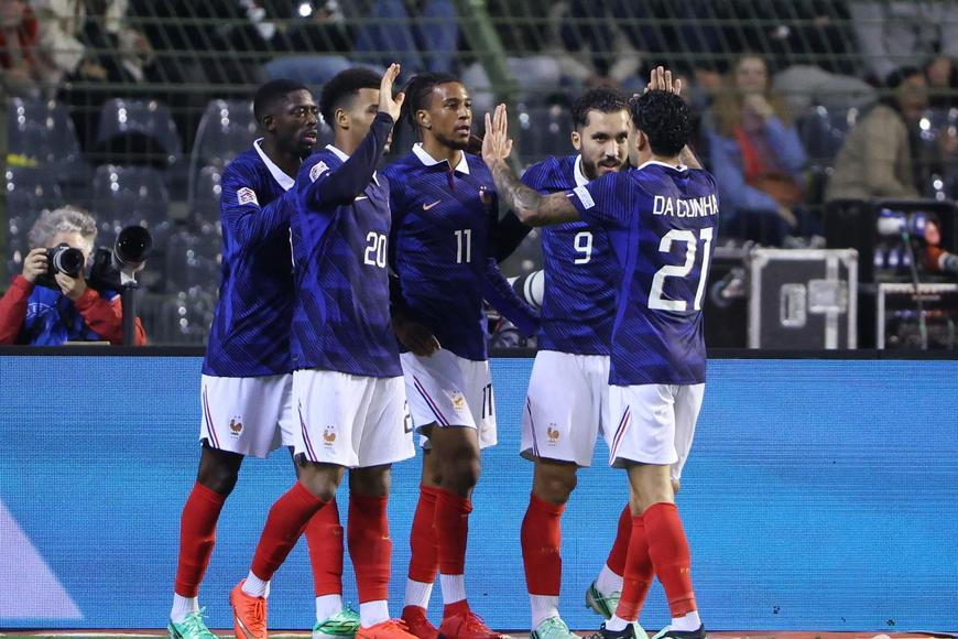 Francie proti Belgii čekala na gól 88 minut, Italové smetli Turecko