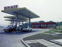 Kromě společnosti Shell do Maďarska přišly i britská BP a italský Agip.