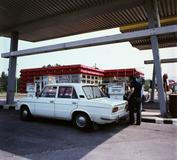 Agip dokonce v roce 1971 u Balatonu otevřel tehdejší největší čerpací stanici v zemi (na snímku nicméně je opět pumpa Shell).