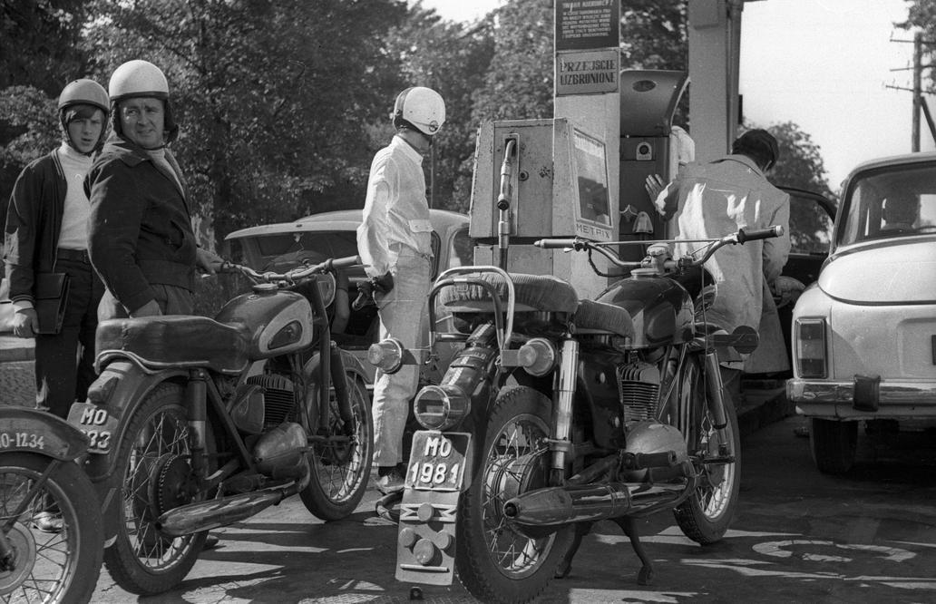 Tankování do motocyklu v polském městě Štětín.