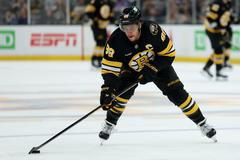 Český kapitán Bostonu David Pastrňák v úvodním duelu nové sezony NHL proti týmu New York Rangers