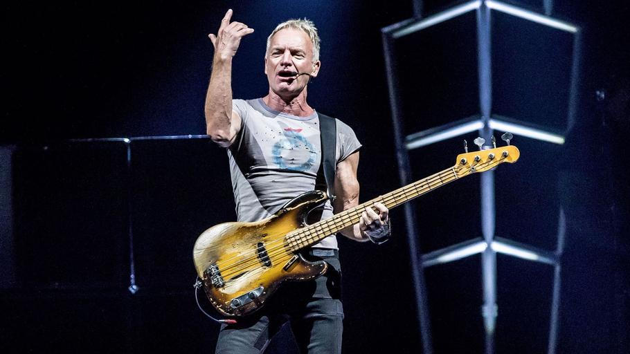 Sting, O2 arena, Praha, 2022, detail