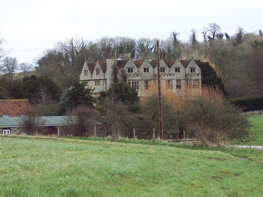 Stingovo panství Lake House ve Velké Británii