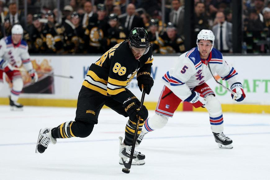 Pastrňák si při kapitánské premiéře nejvíc užil ovace fanoušků Bruins