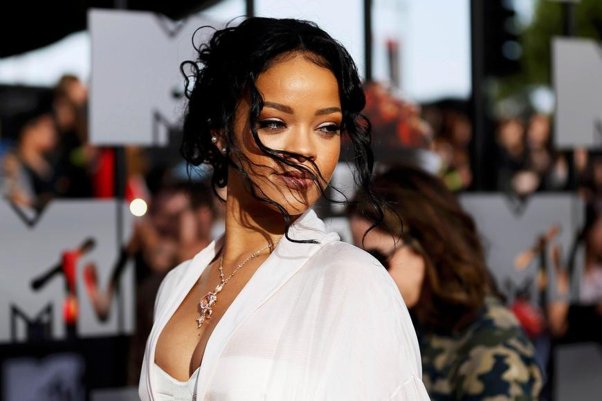 Žena střílela na Rihannin dům i karavan, teď byla obžalována z pokusu o vraždu